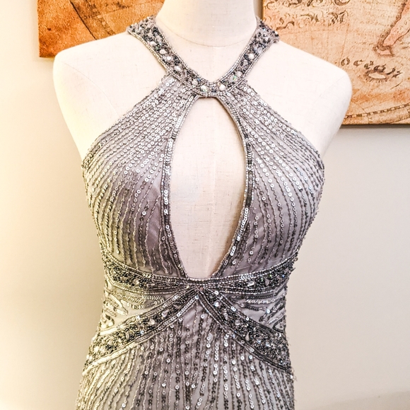 SVETLANA Super CUTE Beaded Sequined Formal Gown - Picture 5 of 7